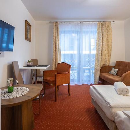 Rentplanet - Apartamenty Okrzei ชกลาร์สกา ปอเรมบา ภายนอก รูปภาพ