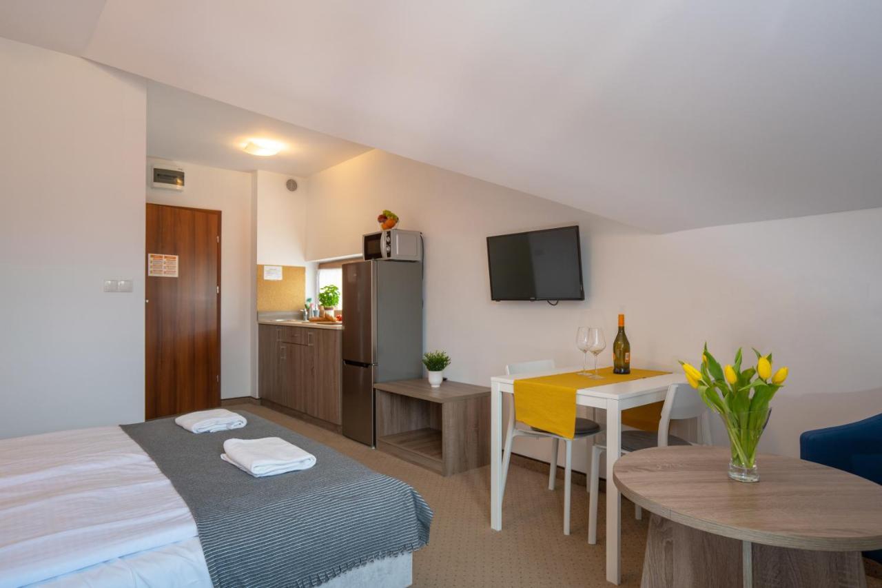 Rentplanet - Apartamenty Okrzei ชกลาร์สกา ปอเรมบา ภายนอก รูปภาพ